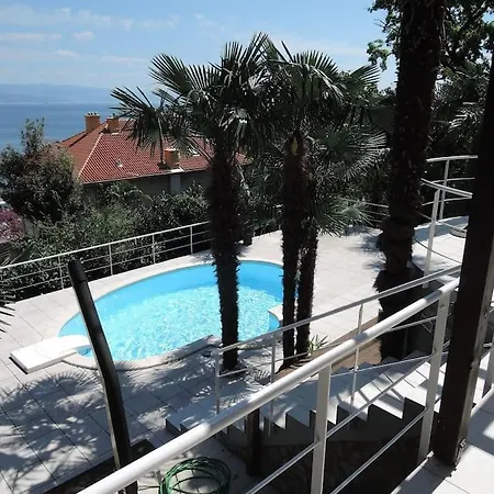 Deluxe Pool-apartment Opatija